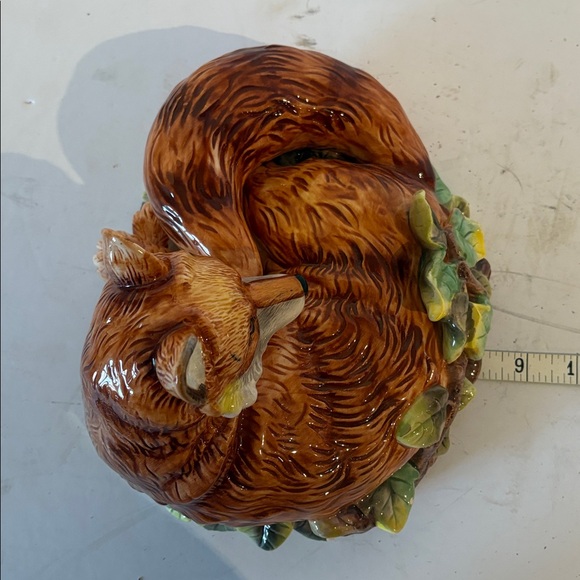 Ceramic Fox Figurine with Leaves - Picture 5 of 8